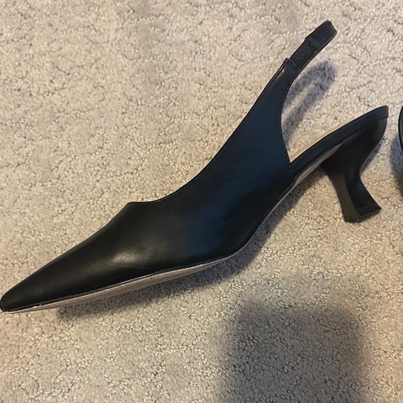 Elegant Black Slingback Heels - Picture 3 of 3